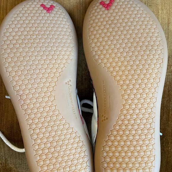 Earth Shoes - Picture 4 of 11